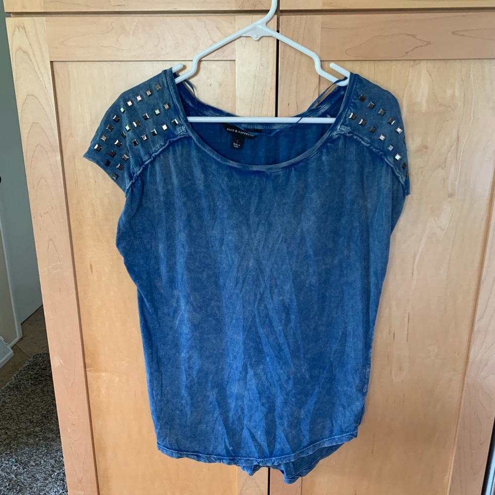 Blue studded sleeves size small top